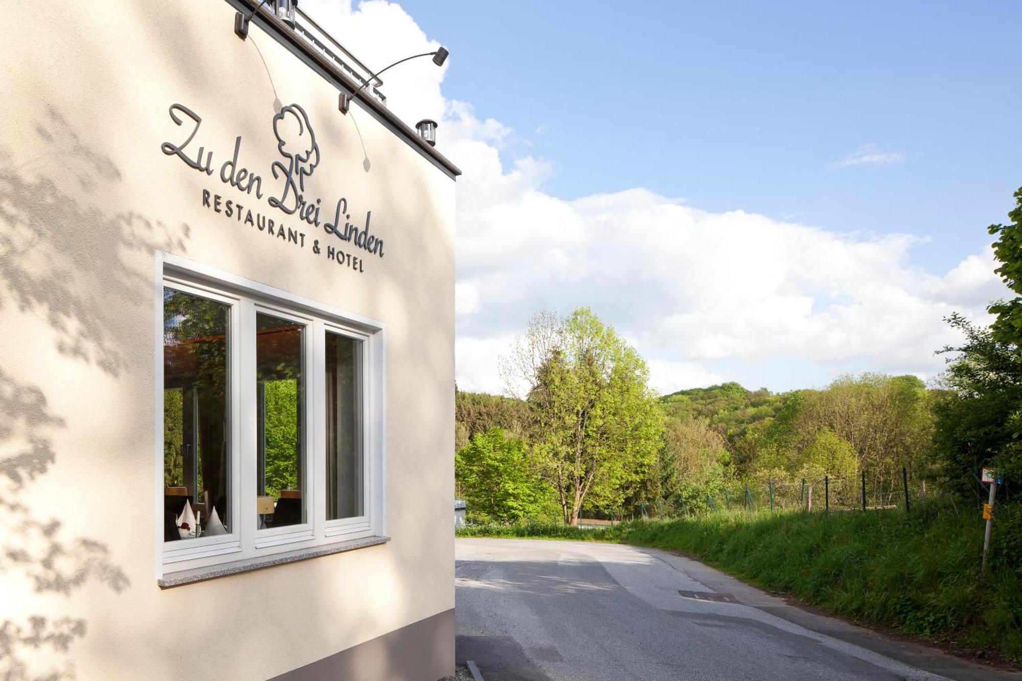 Hotel Zu Den Drei Linden à Wermelskirchen Extérieur photo