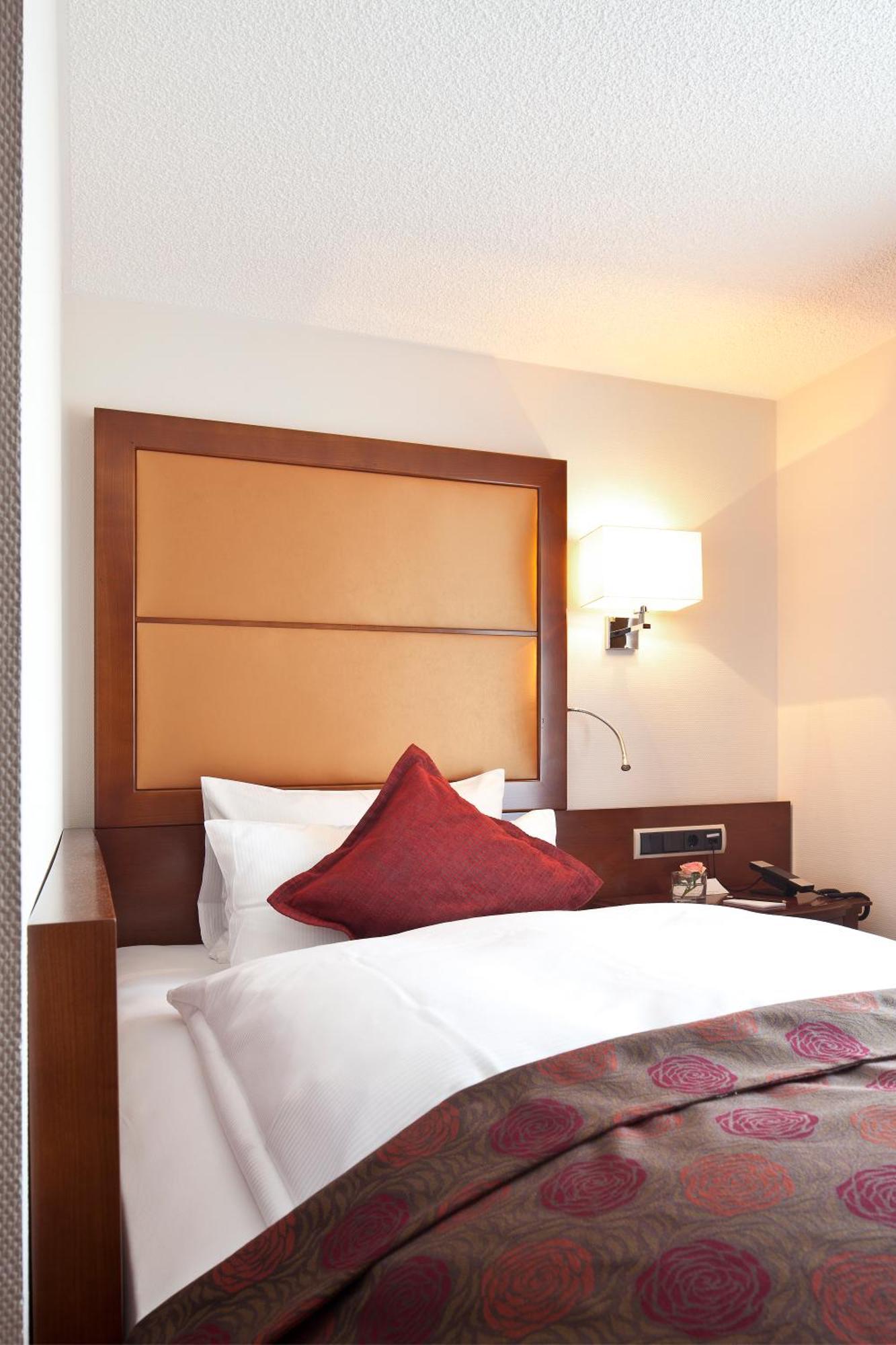 Hotel Zu Den Drei Linden à Wermelskirchen Extérieur photo