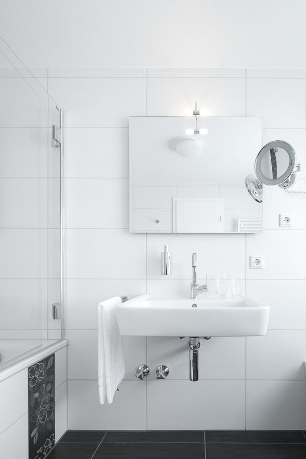 Hotel Zu Den Drei Linden à Wermelskirchen Chambre photo
